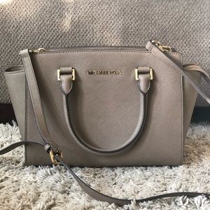 Michael Kors SELMA bag | TAUPE
